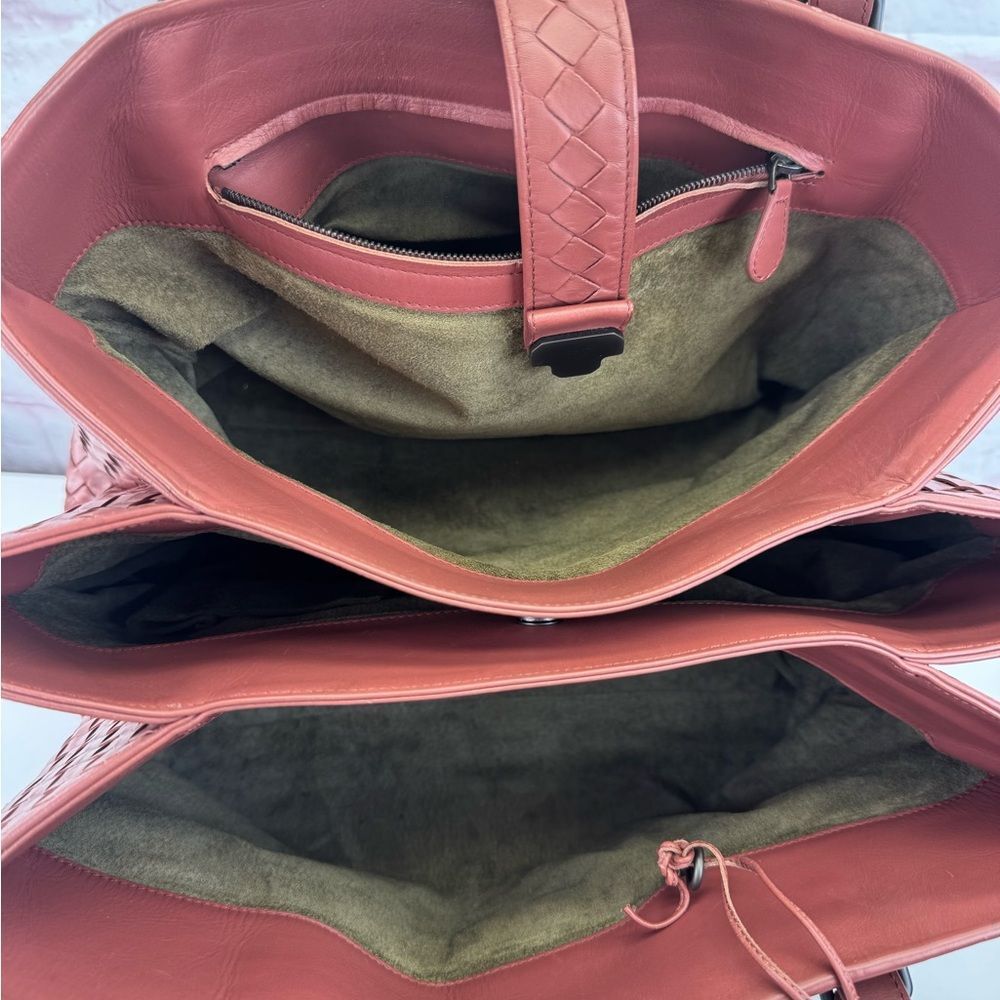 Bottega Veneta Medium Nappa Intrecciato Roma Tote - Picture 13 of 15